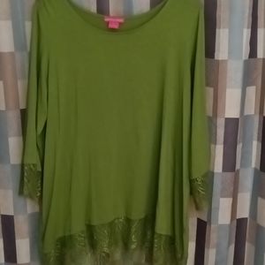 FINAL PRICE NWT Sunny Leigh Pea green 3/4 sleeve, laced sleeve & bottom, size 1x